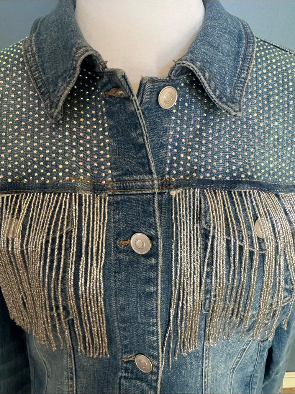 ✨ GORGEOUS Western Glam Rhinestone Fringe Denim Jacket ✨ L - Picture 3 of 15